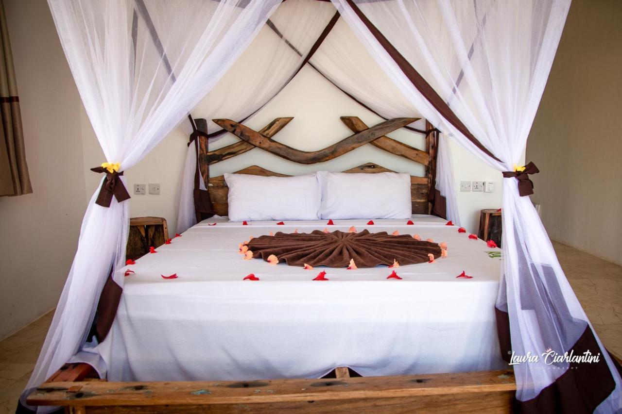 Uroa Zanzibar Vera Beach Hotel By Moonshine Dikoni Buitenkant foto